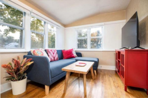 The Red Cabin Charming Historic Avenues Apartment